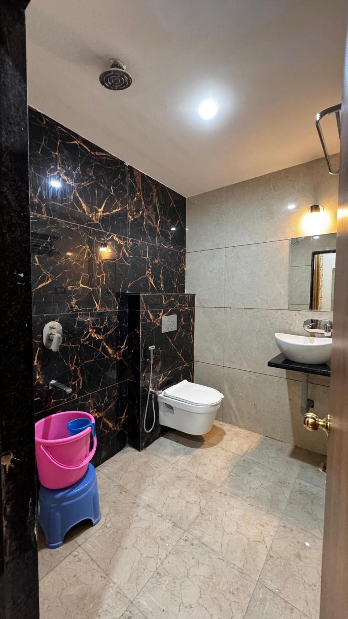 Hotel Prakasham 乌贾因 外观 照片