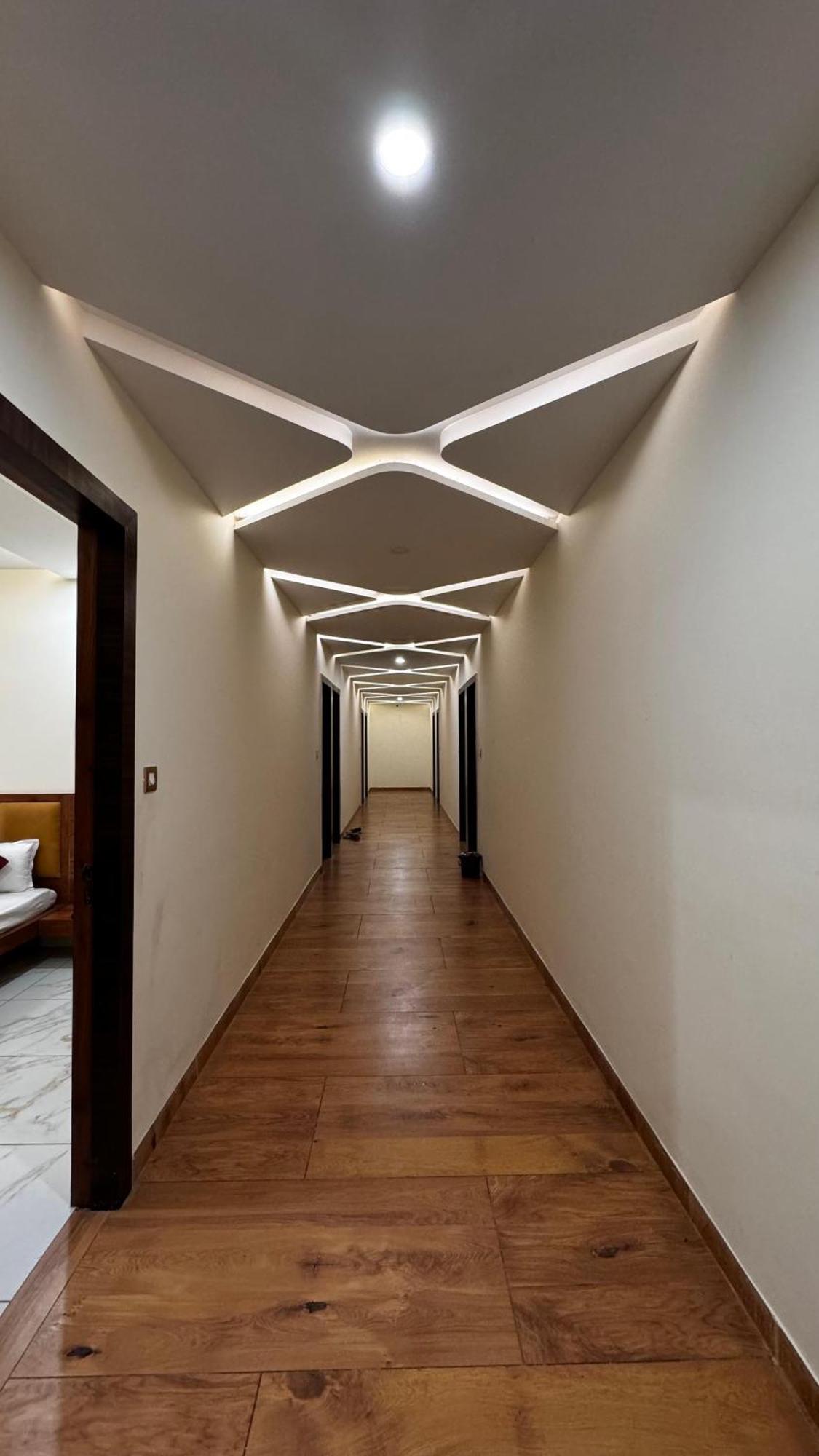 Hotel Prakasham 乌贾因 外观 照片